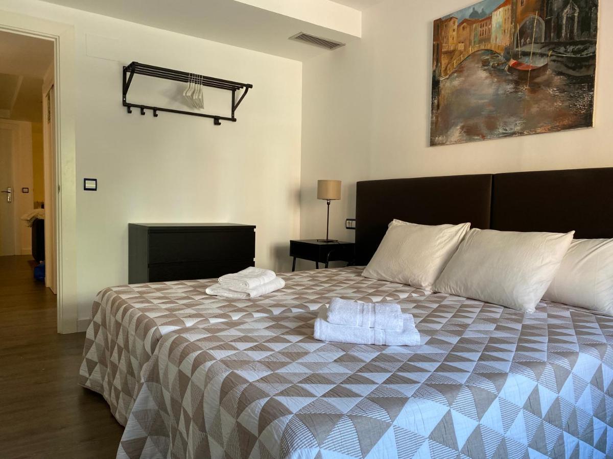 Lc Apartamentos Cesar Augusto 萨拉戈萨 外观 照片