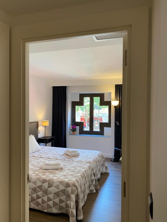 Lc Apartamentos Cesar Augusto 萨拉戈萨 外观 照片