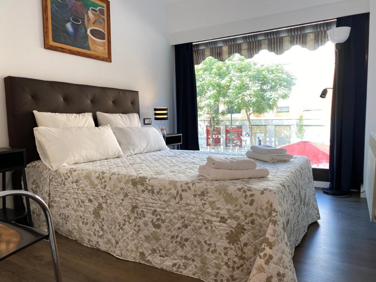 Lc Apartamentos Cesar Augusto 萨拉戈萨 外观 照片